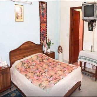 Bnb Best Suited For Foreigners/ Indian Ladies/ Couples, New Delhi 4